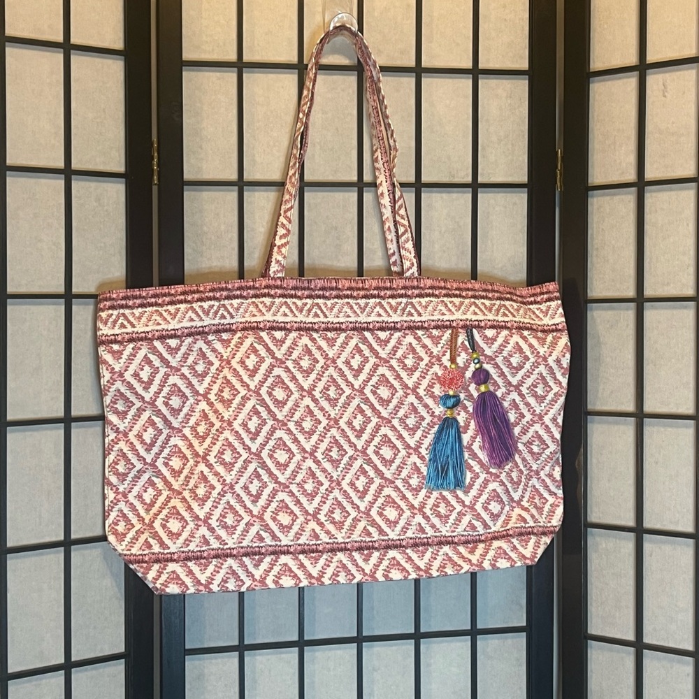 Estée Lauder Large Pink Diamond w Tassles Print Tote bag. 19"x12.5"x11"